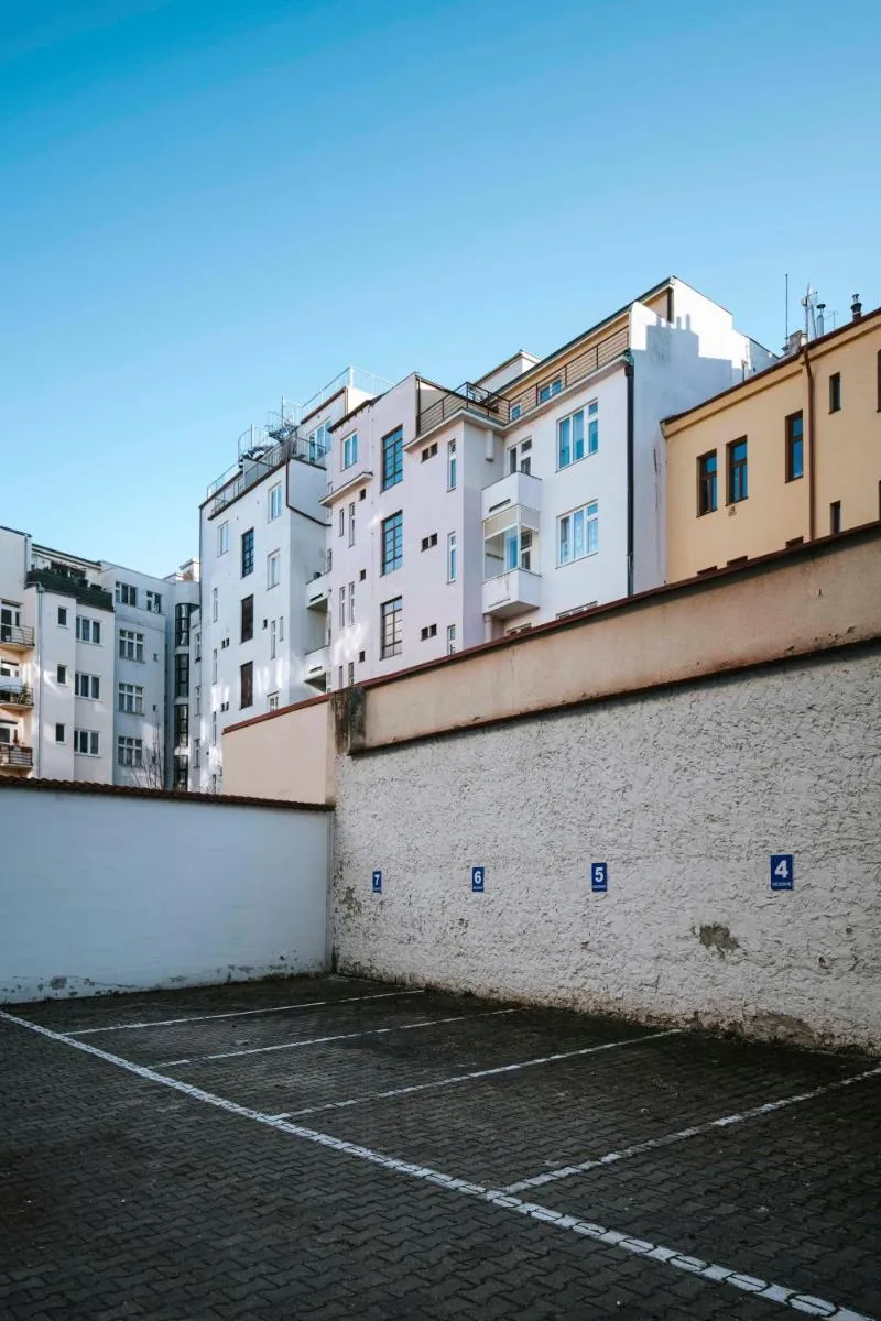 Image 6 of 150m² 4BR Duplex Near Metro & Prague Center