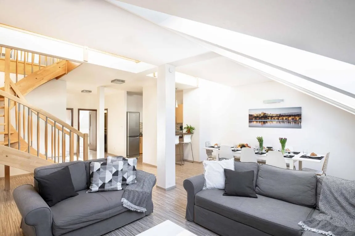 Image of 150m² 4BR Duplex Near Metro & Prague Center