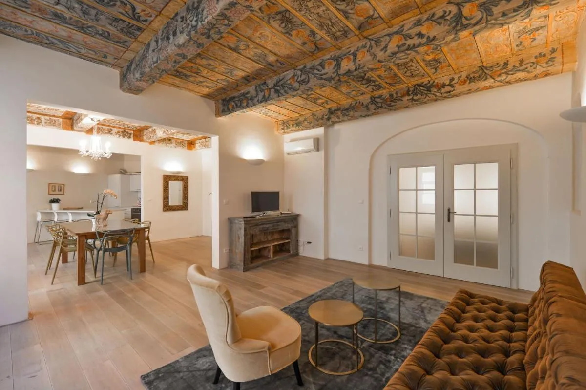 Image 4 of 18th CENTURY BAROQUE RESIDENCE
