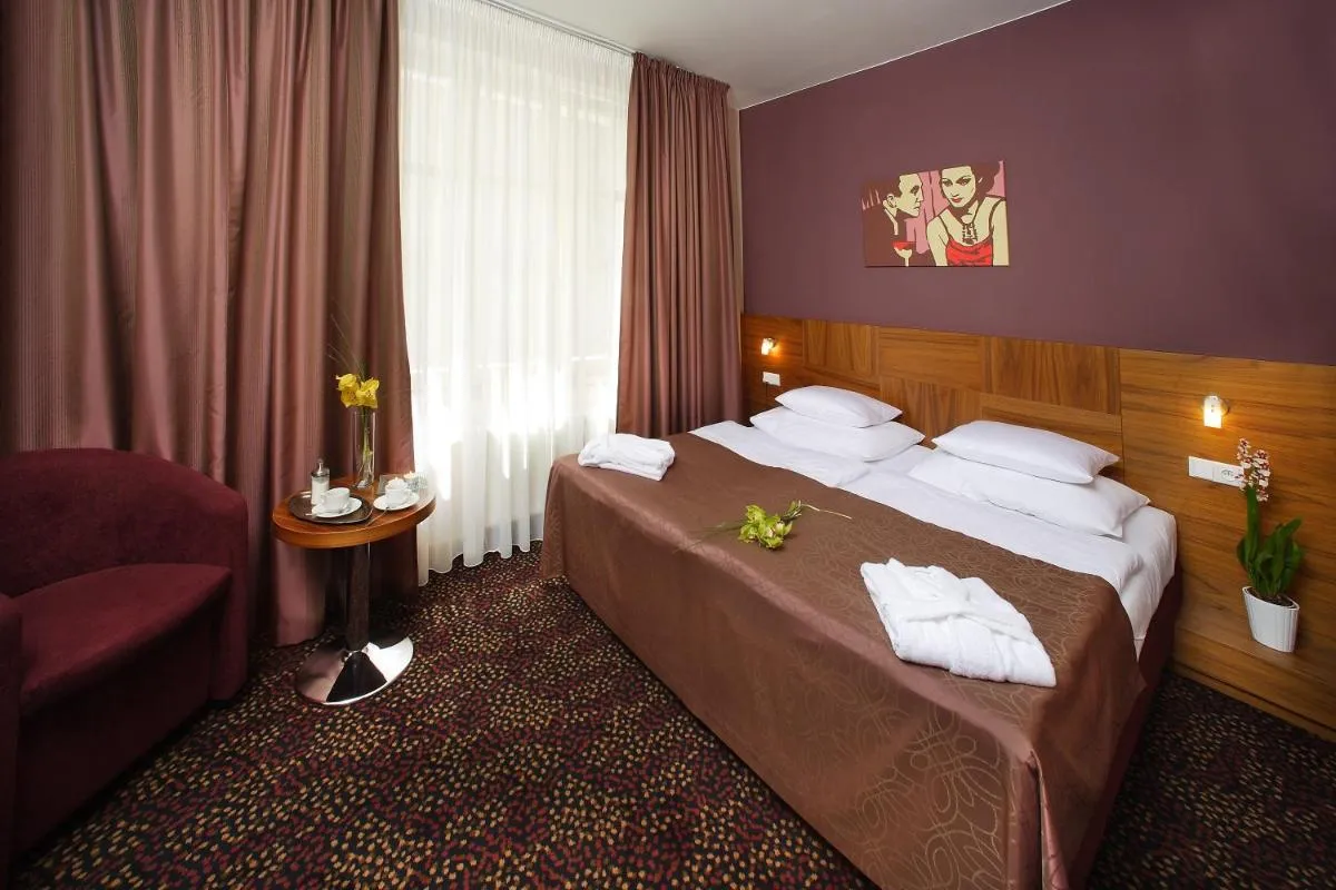 Image 1 of 1.Republic Hotel