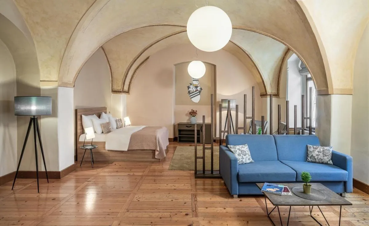 Image 4 of 3 Epoques Apartments by Adrez