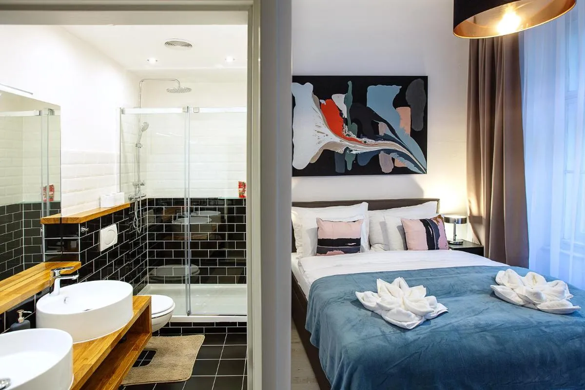 Image 2 of 5BR 2BATH family APT 5mins to Wenceslas square