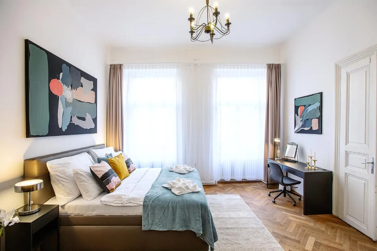 Image 6 of 5BR 2BATH family APT 5mins to Wenceslas square