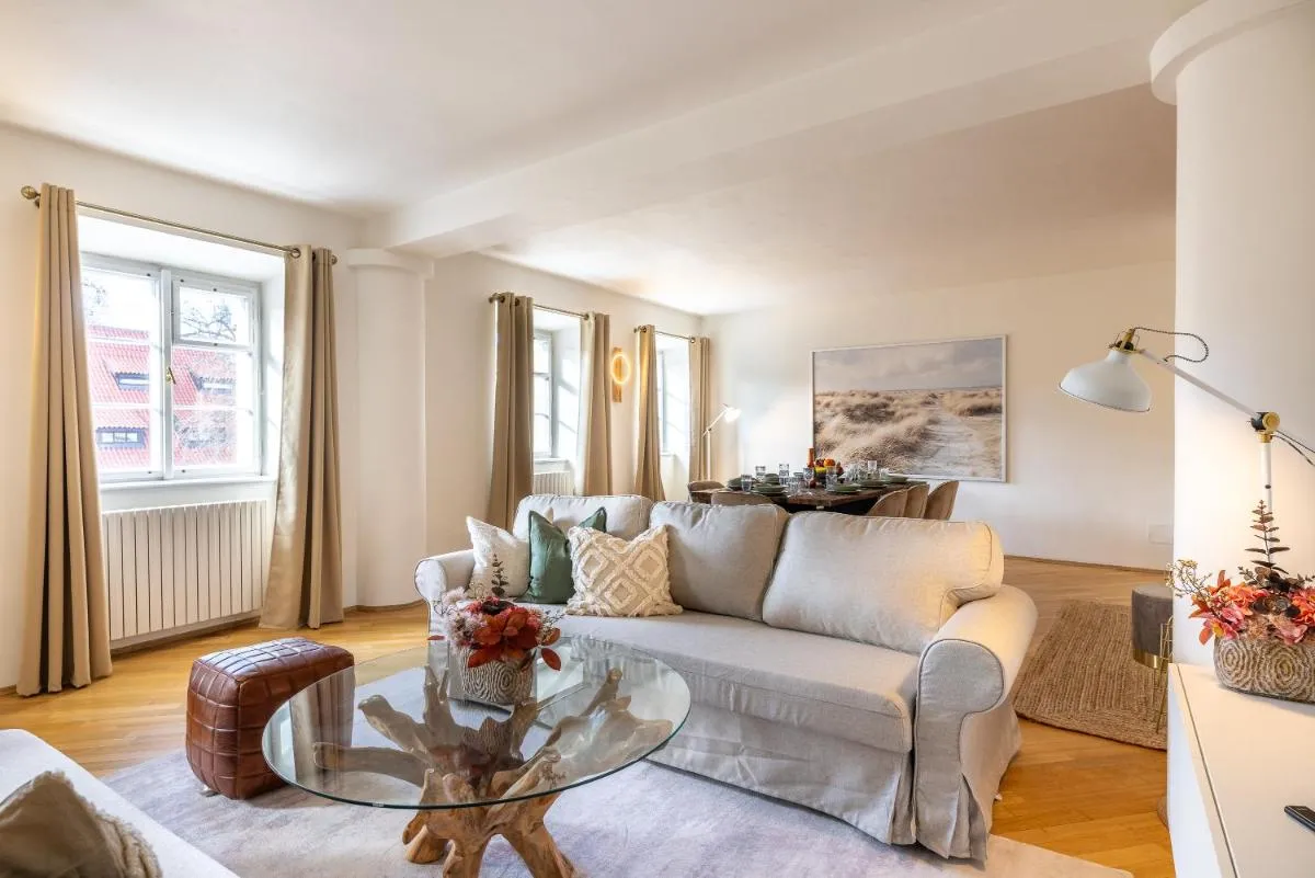 Image 4 of 5-bedroom luxury retreat by Charles Bridge