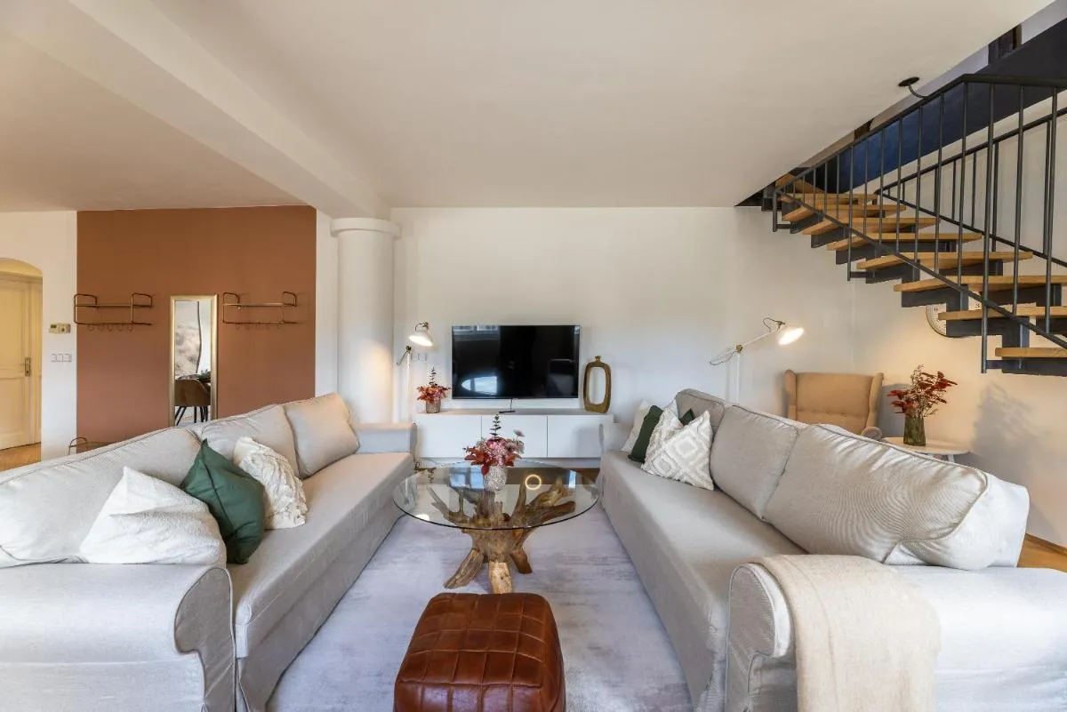 Image 3 of 5-bedroom luxury retreat by Charles Bridge