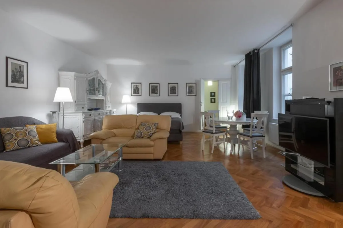 Image 4 of Apartman Carolinum