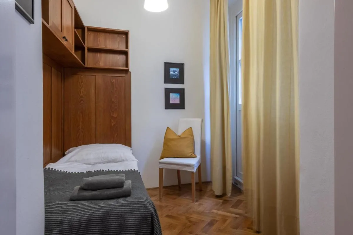 Image 6 of Apartman Carolinum