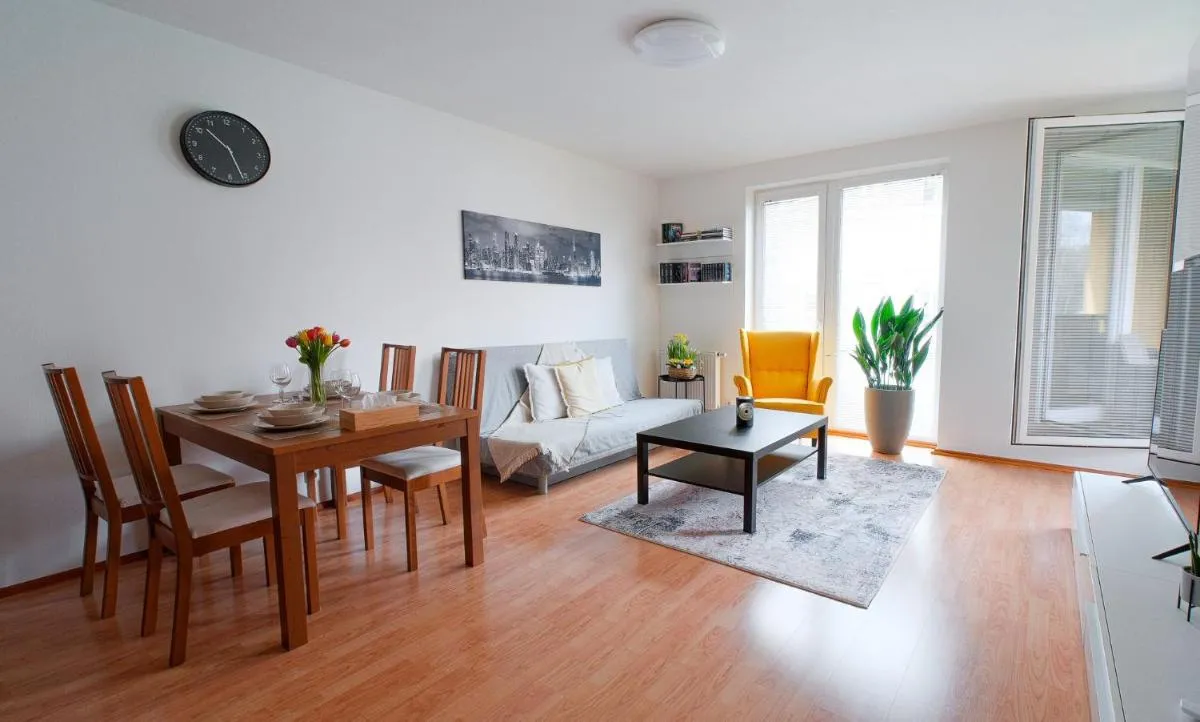 Image 1 of Apartmán u METRA, 4 hosté, parking free, blízko O2 arena