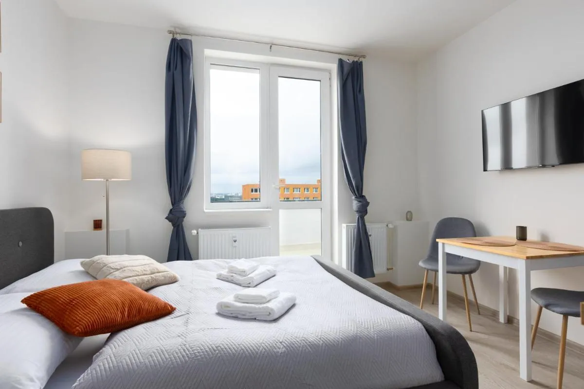 Image 6 of Apartmán u metra s terasou