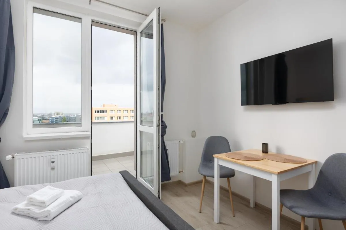 Image 4 of Apartmán u metra s terasou