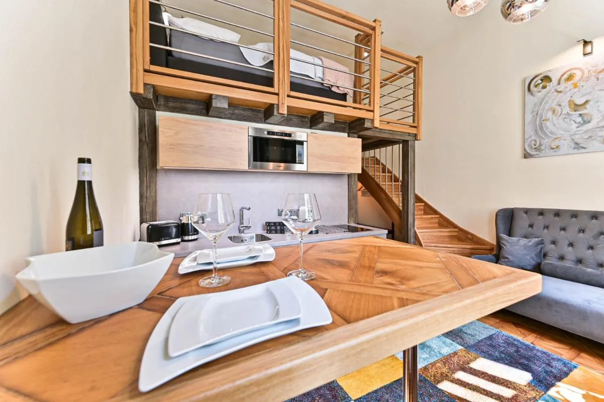 Image 3 of Apartment Nebovidy II – Air Conditioning – Historic City Center