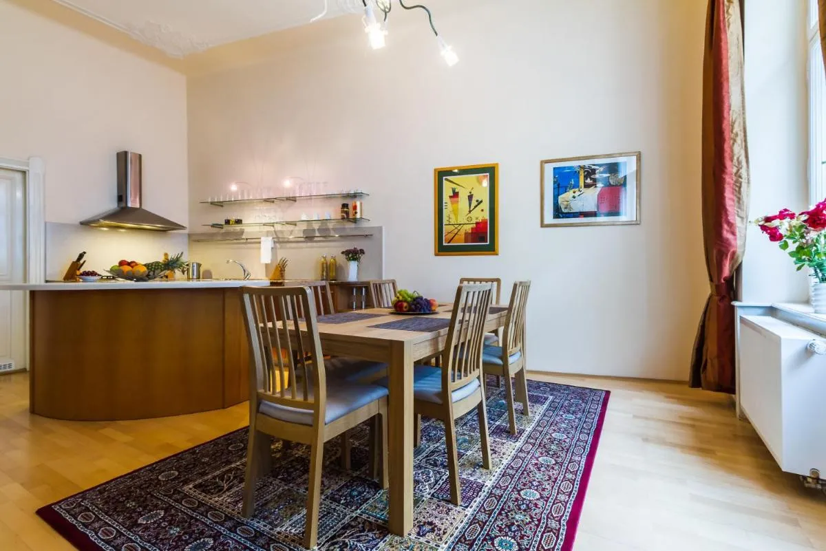 Image 3 of Apartment Victor
