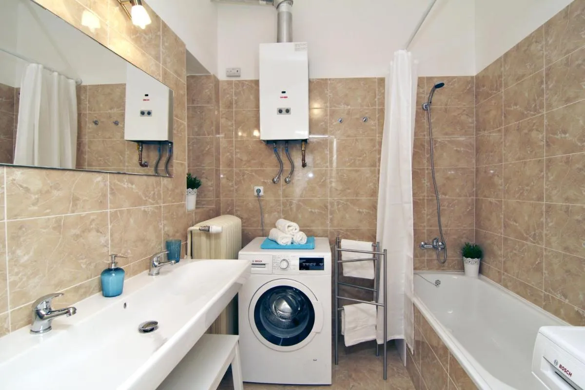 Image 2 of Apartments with 2 Bathrooms