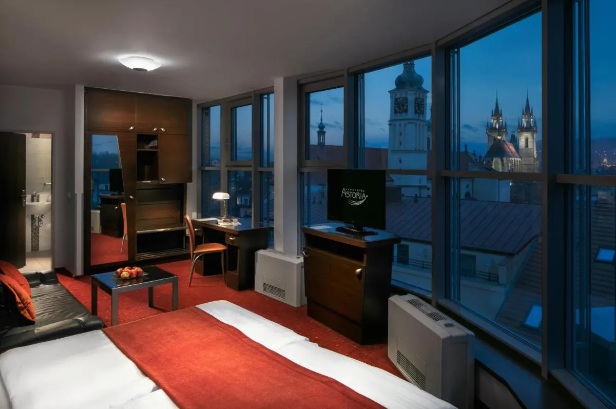 Image 4 of Astoria Hotel
