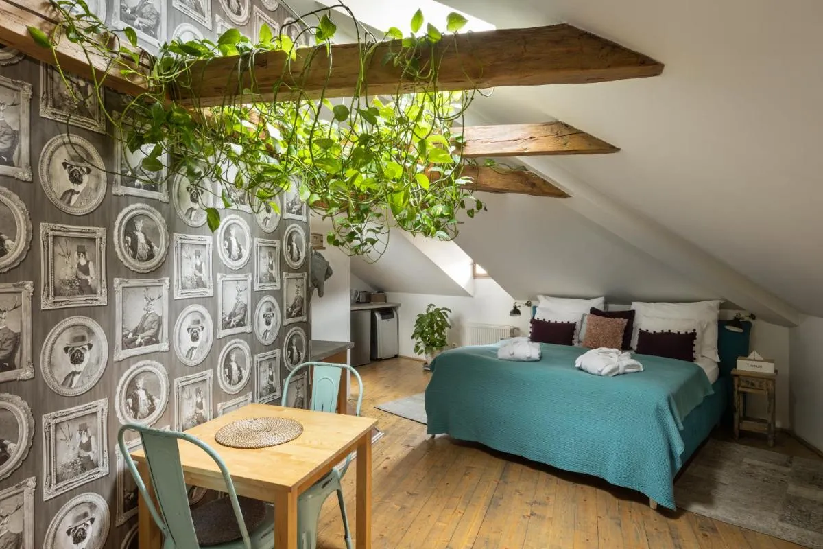 Image 4 of Bohemian Chic 2 Bedroom 2 Bathroom Loft with Hanging Chair