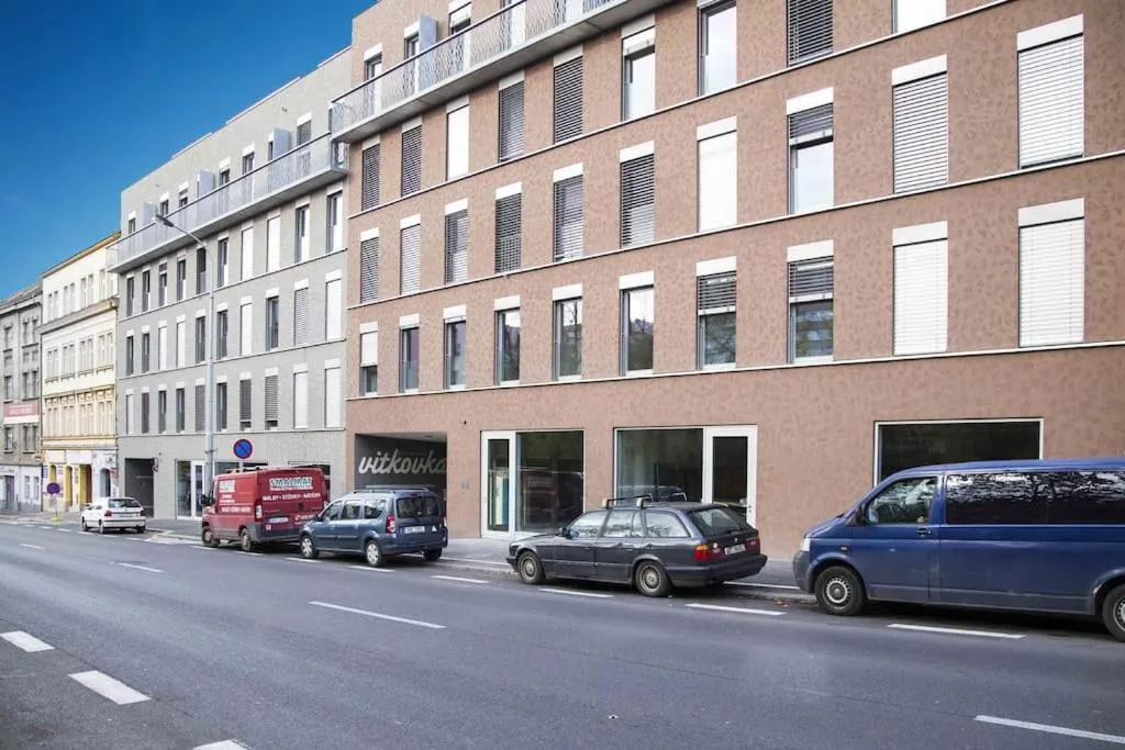 Image 5 of Bright Studio, 10min Centre, Free Parking