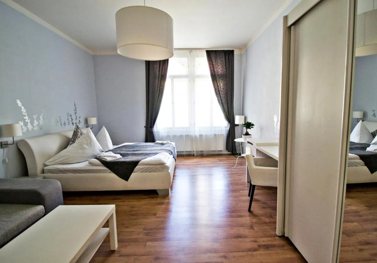 Image 6 of Business Class Ruterra Suite