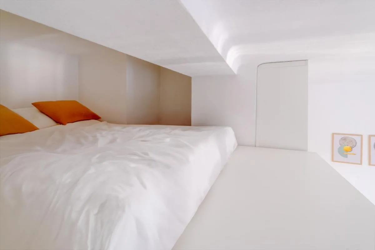 Image 6 of Castle Proximity Suite by Rentez