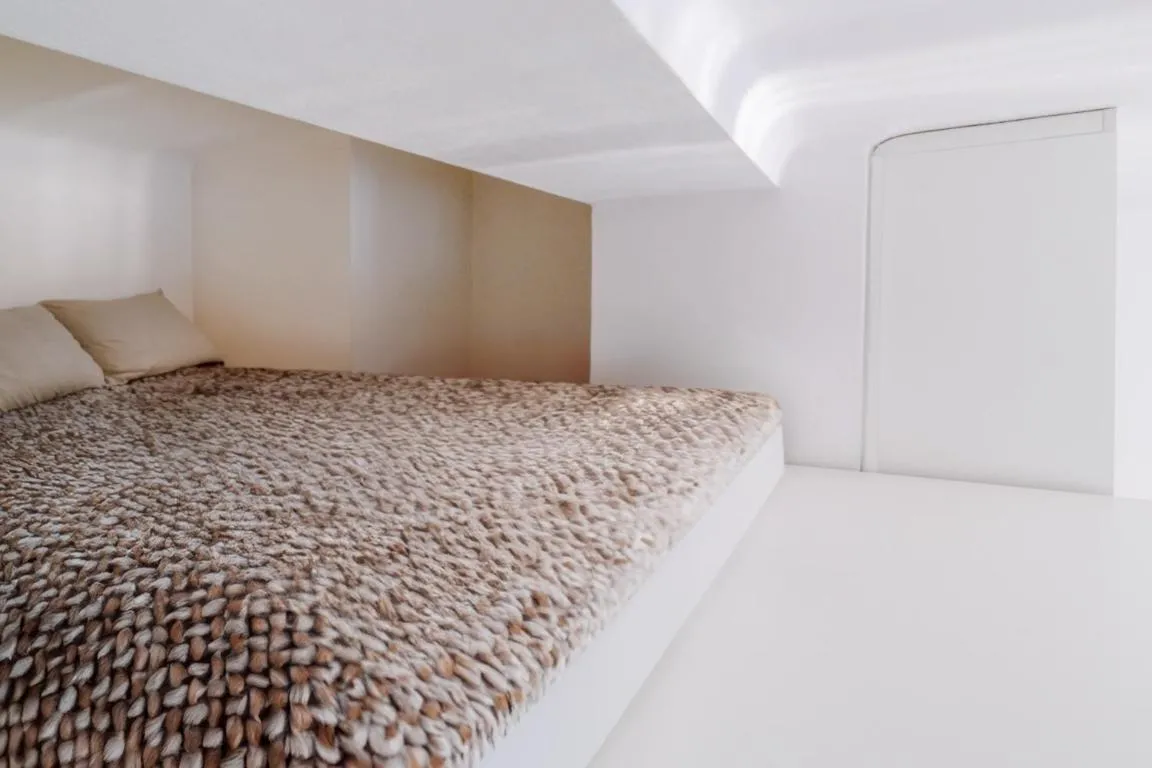 Image of Castle Proximity Suite by Rentez