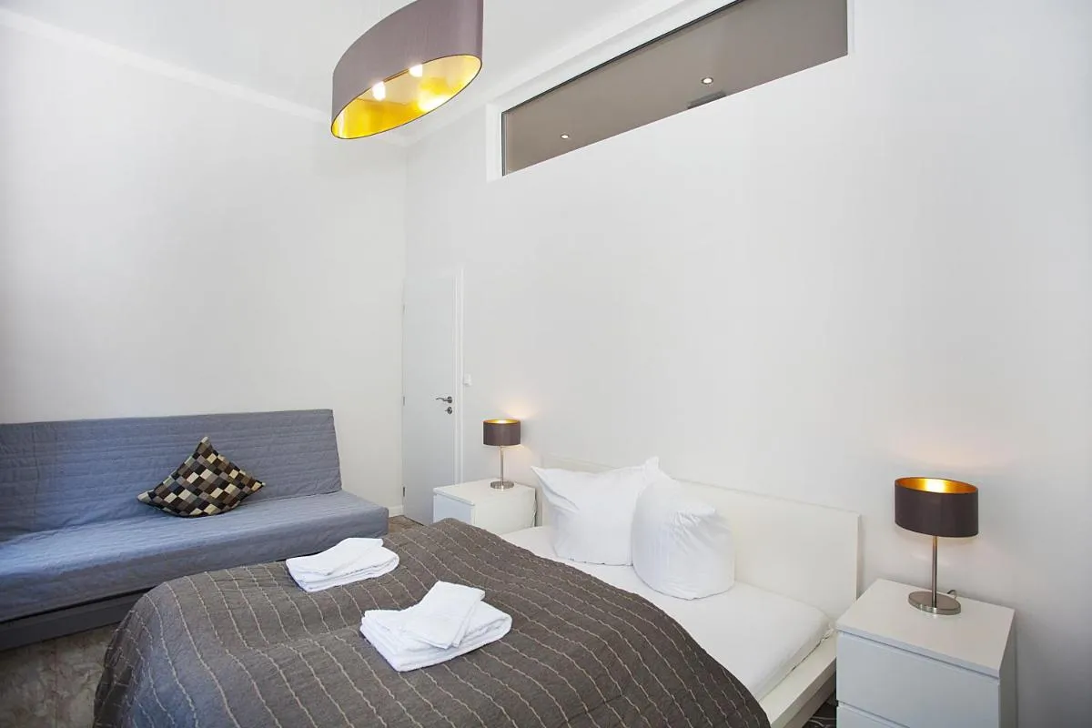 Image 1 of Celebration Flat by Ruterra