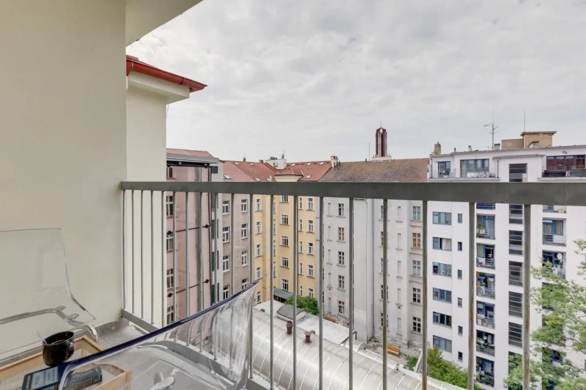Image 4 of Central Cool Apt with terrace – Leg11