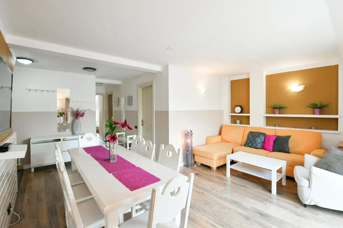 Image 3 of Central penthouse with terrace