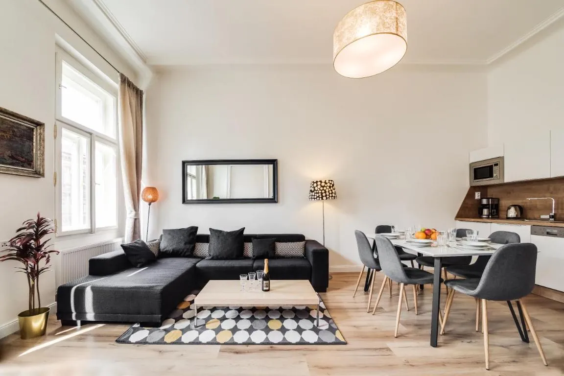 Image of Charles Bridge – 3 bedroom Apartment – Old Town