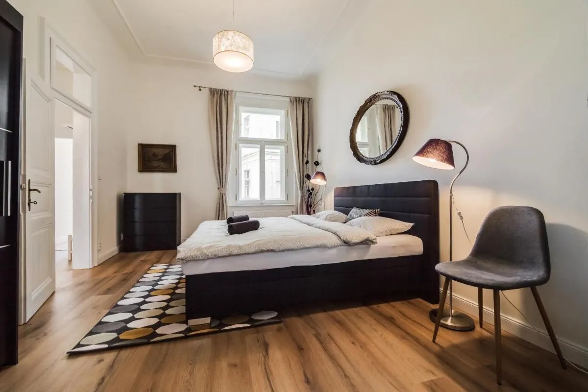Image 6 of Charles Bridge – 3 bedroom Apartment – Old Town