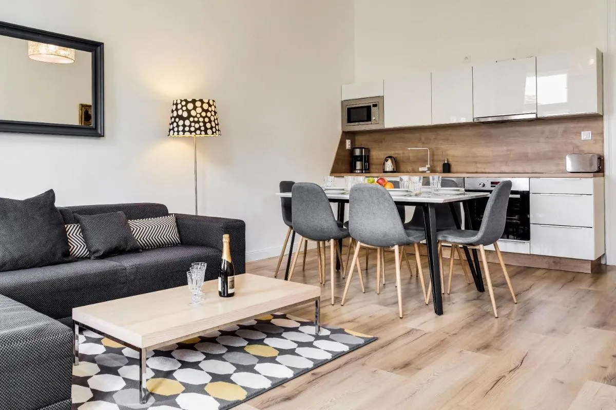 Image 3 of Charles Bridge – 3 bedroom Apartment – Old Town