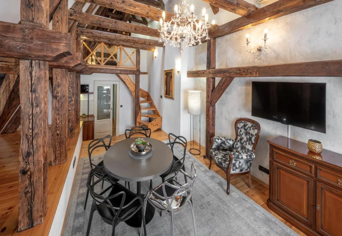 Image 3 of Chateau 9 Apartments by Adrez