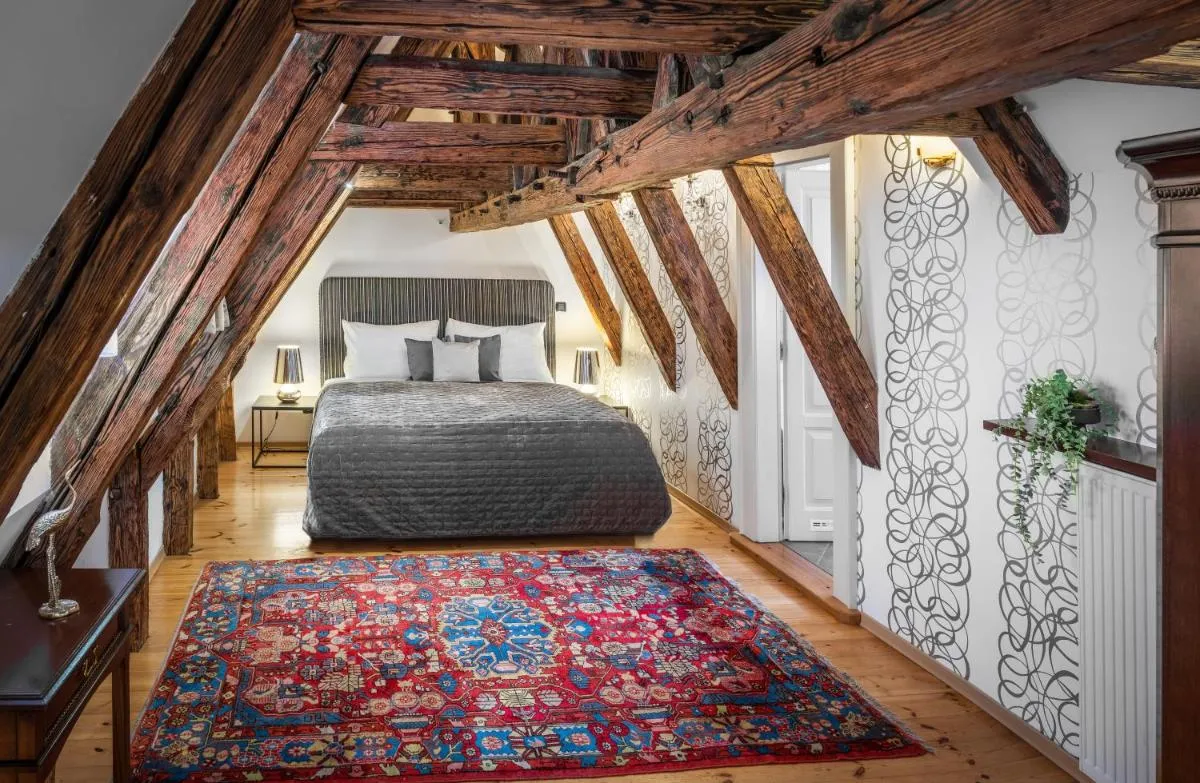Image 1 of Chateau 9 Apartments by Adrez