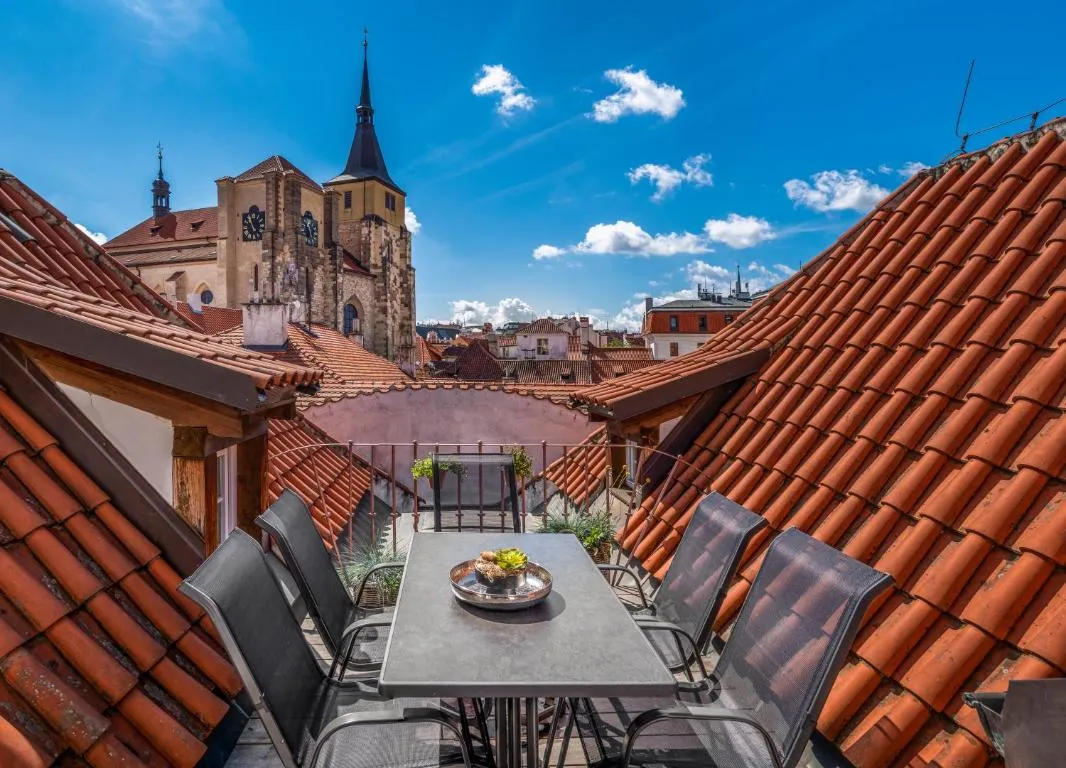 Image of Chateau 9 Apartments by Adrez