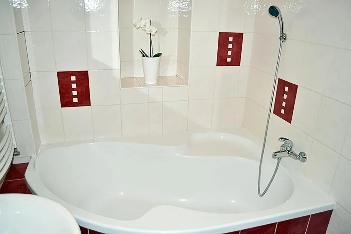 Image 1 of Classic 2BDR suite by Ruterra