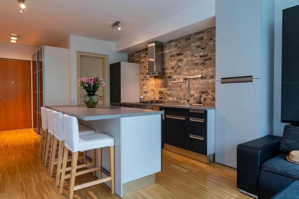 Image 3 of Cosy apt with garage parking