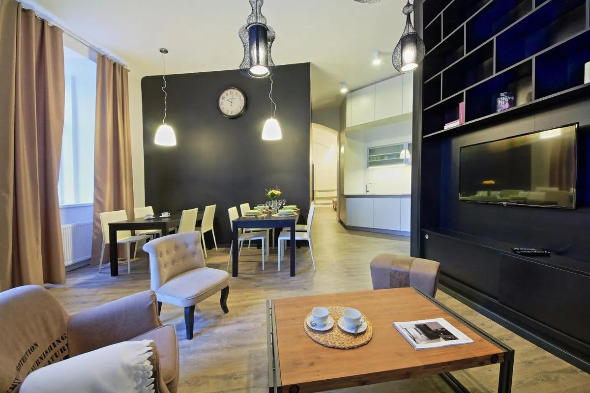 Image 4 of DeLuxe Apartment
