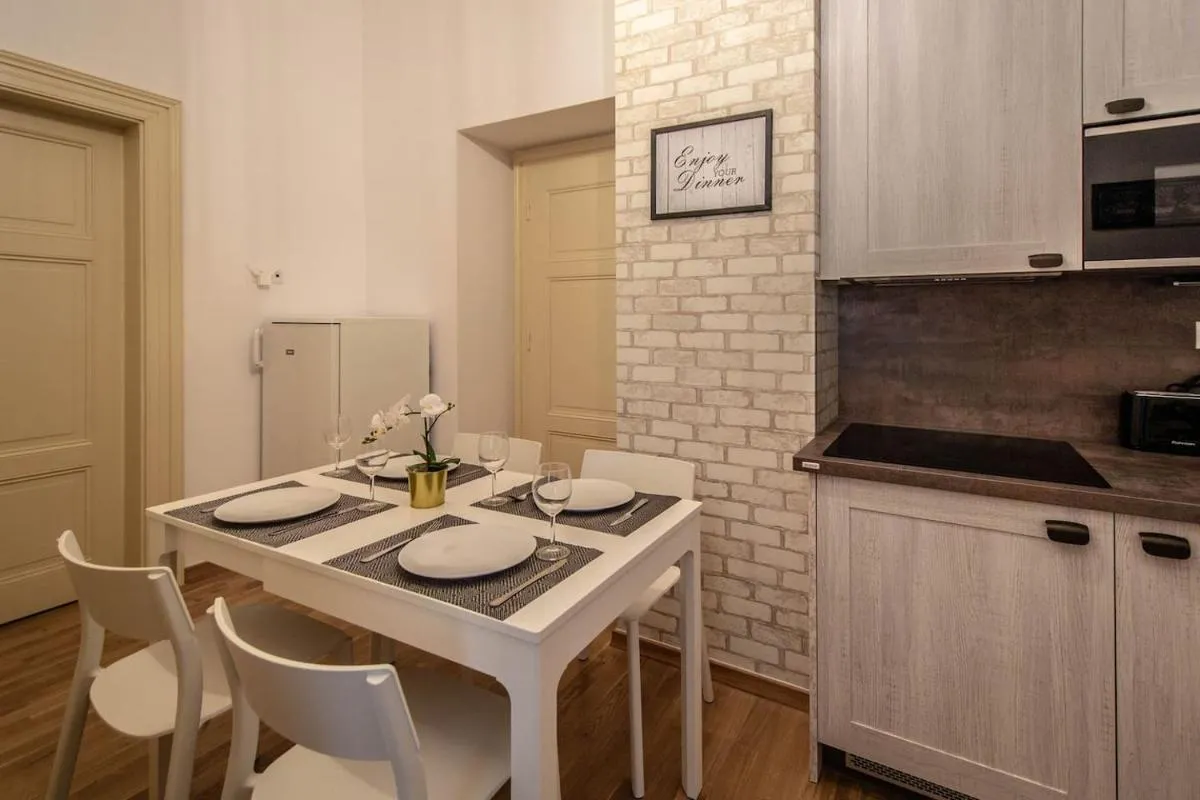 Image 2 of Design 3BDR Apartment in residence, FREE PARKING