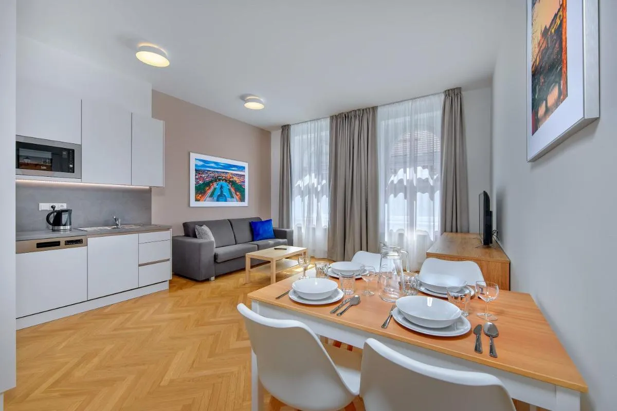Image 3 of Downtown Suites Kodanska