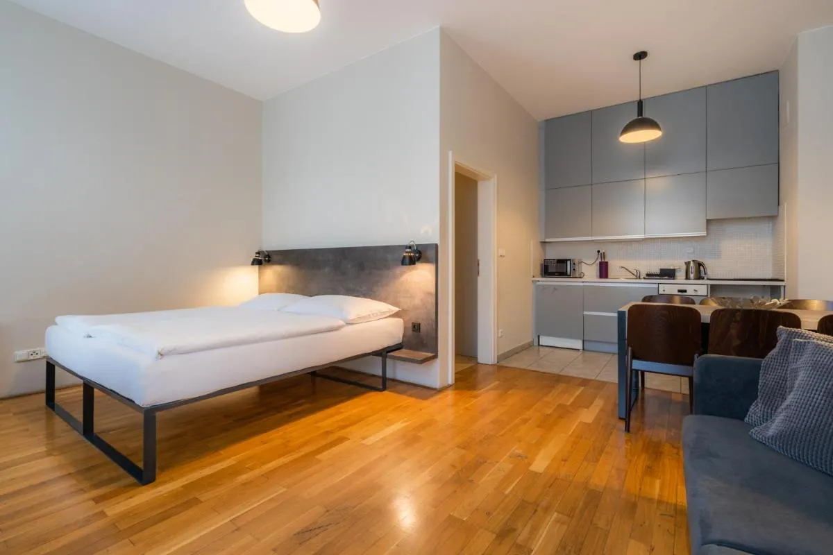 Image 2 of EA ApartHotel Melantrich