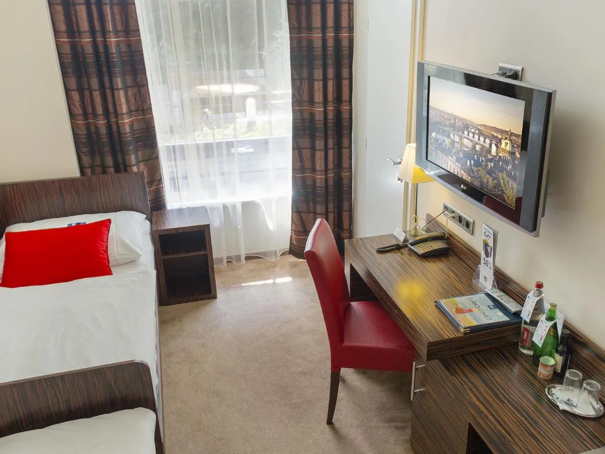 Image 1 of EA Hotel Crystal Palace