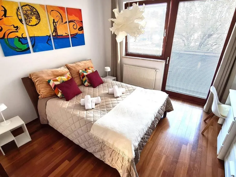 Image 6 of Entire Apartment, FREE PARKING, City Center 15 Minutes
