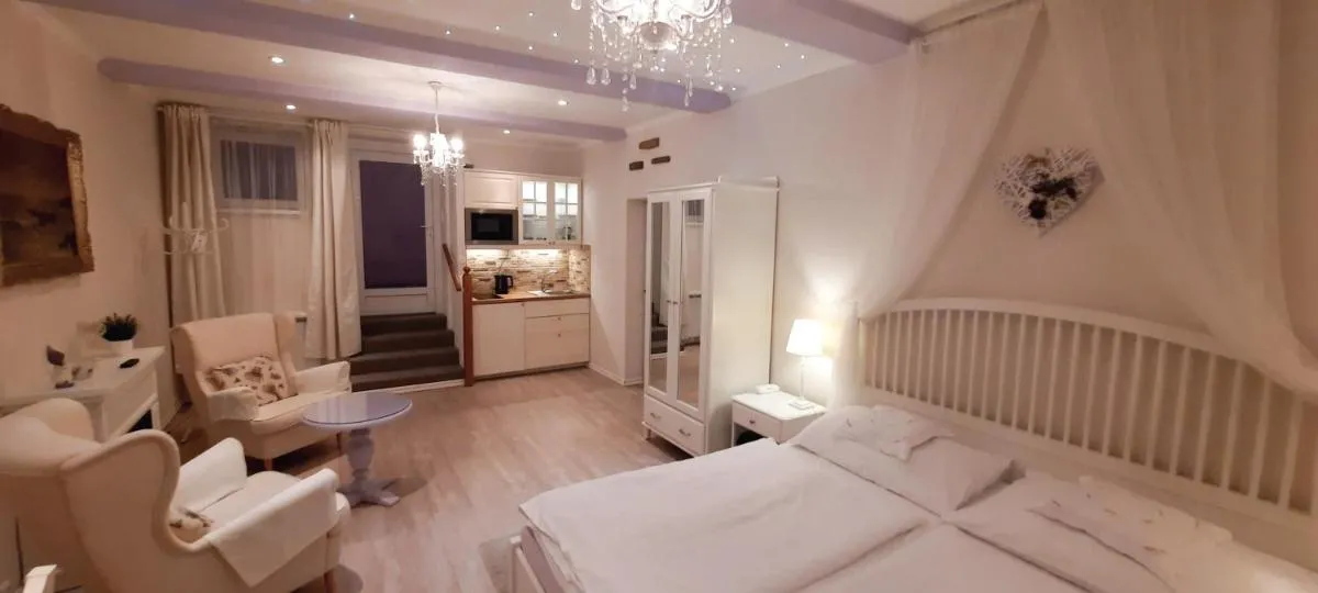 Image 6 of Excellent Romantic