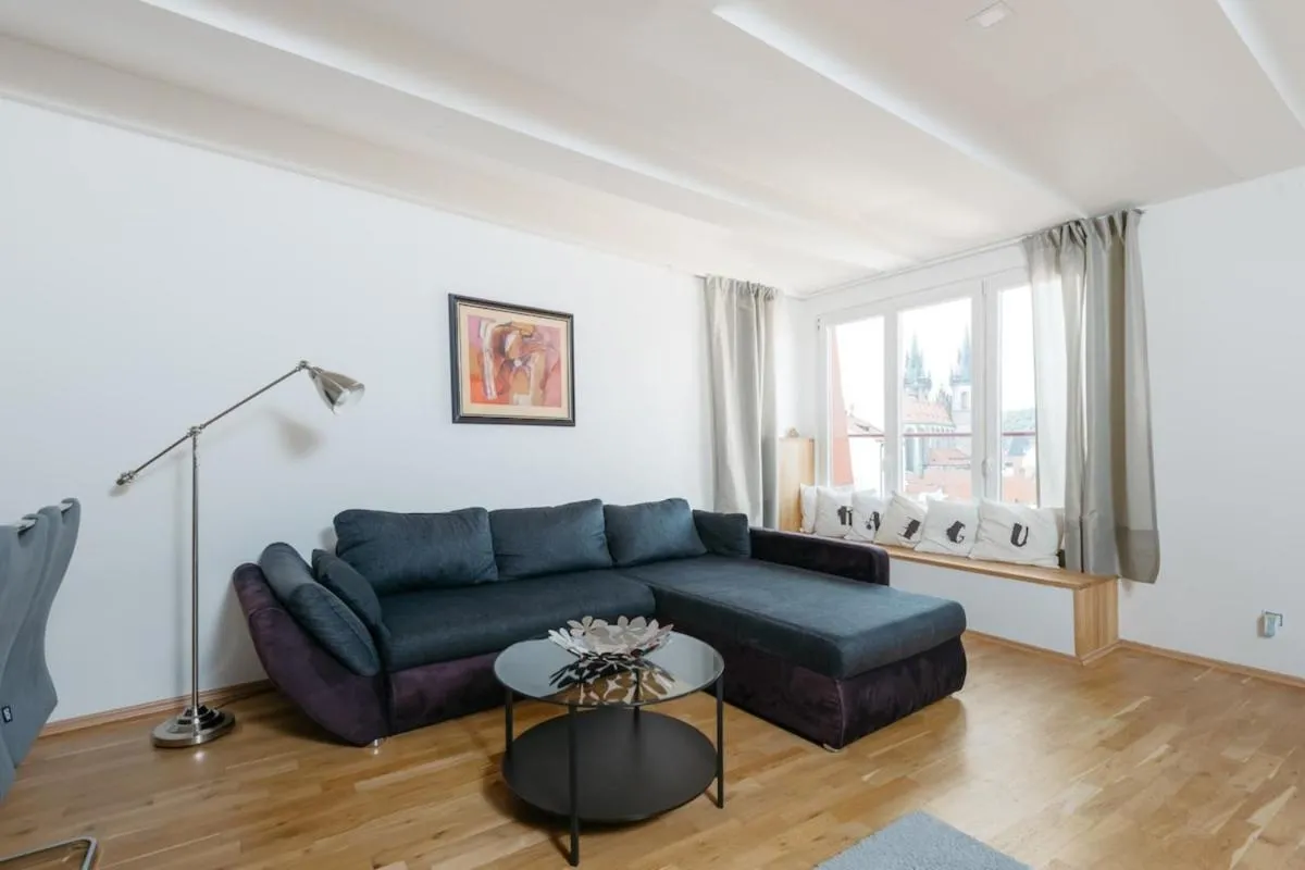 Image 2 of Exclusive Apt Central loc 2bdr Old Town ELI