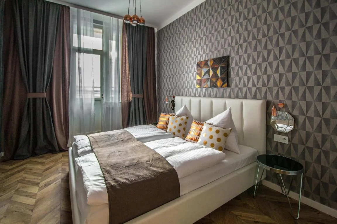 Image of Executive Bright Apt. by Ruterra
