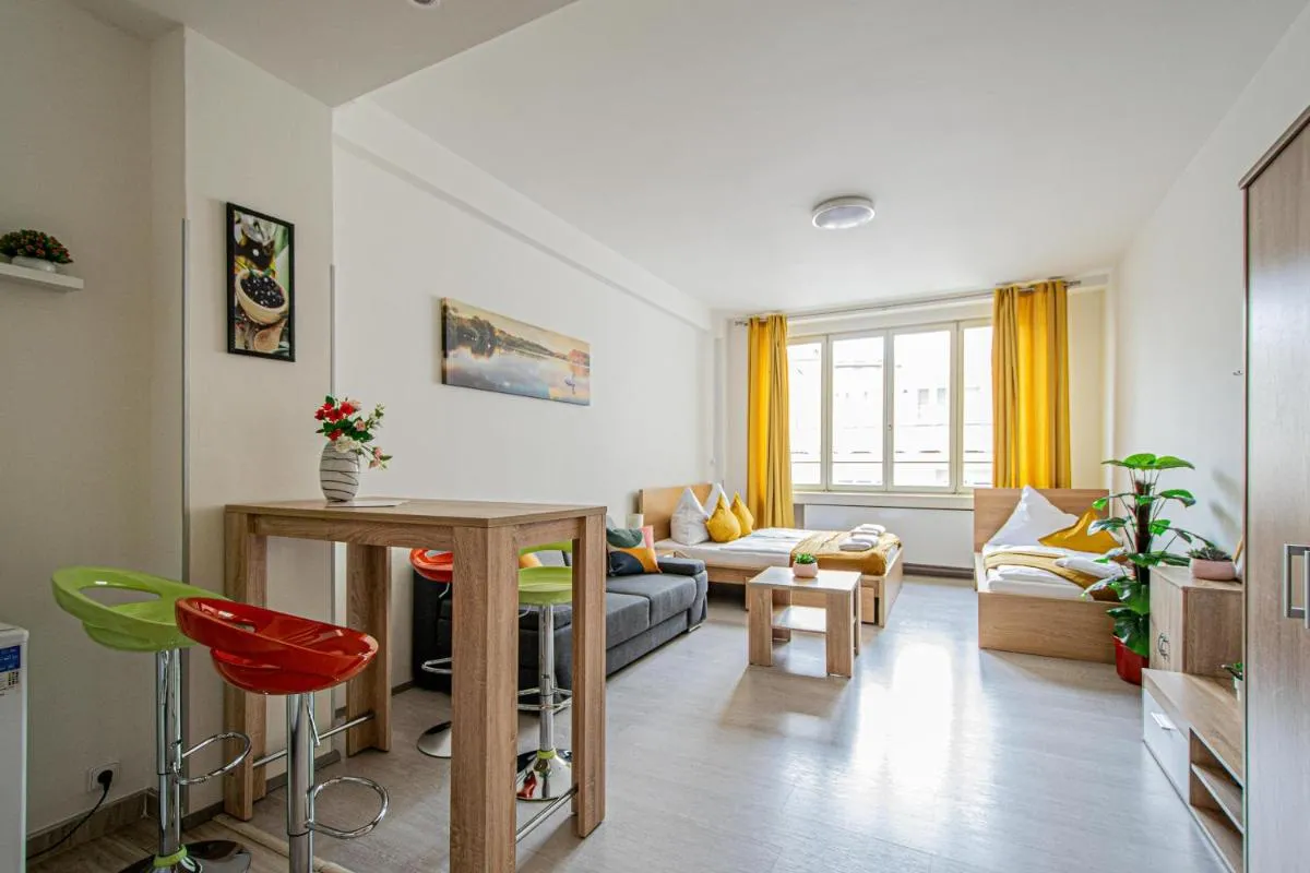 Image 2 of Executive Bright Apt. by Ruterra