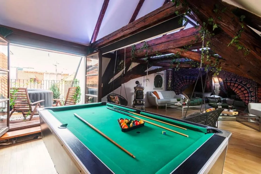 Image of Fairytale Duplex – Billiard – Whirlpool – Home Cinema – Old Town
