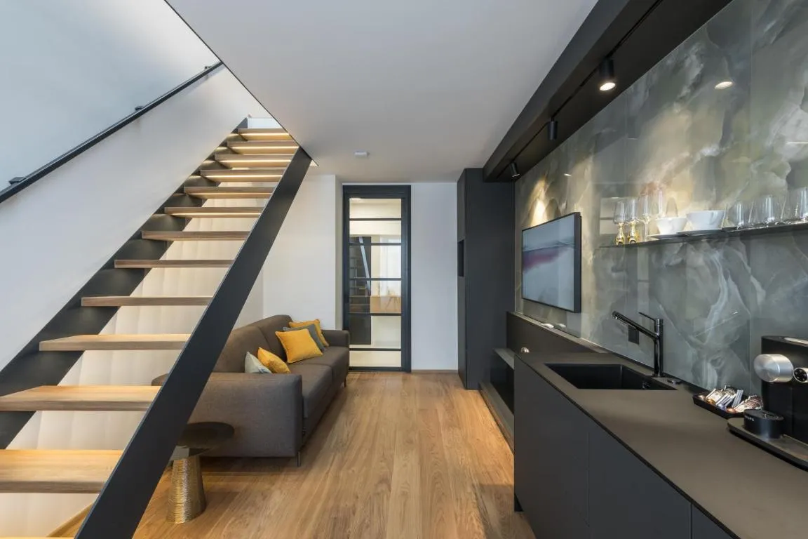 Image of Fully renovated stylish duplex in a convenient location