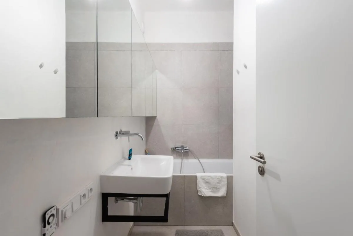 Image 2 of Gallery Apartment