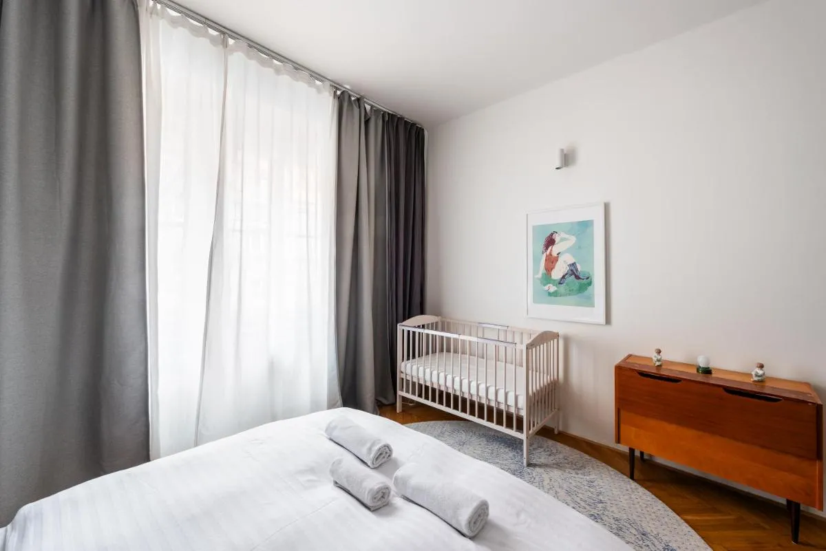 Image 5 of Gallery Apartment