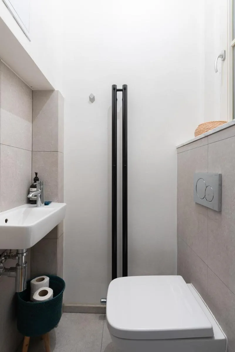 Image 6 of Gallery Apartment