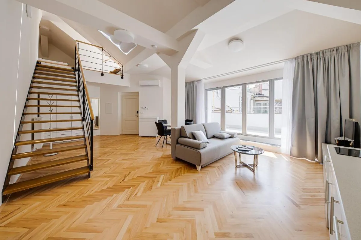 Image 6 of Gold Art Apartments